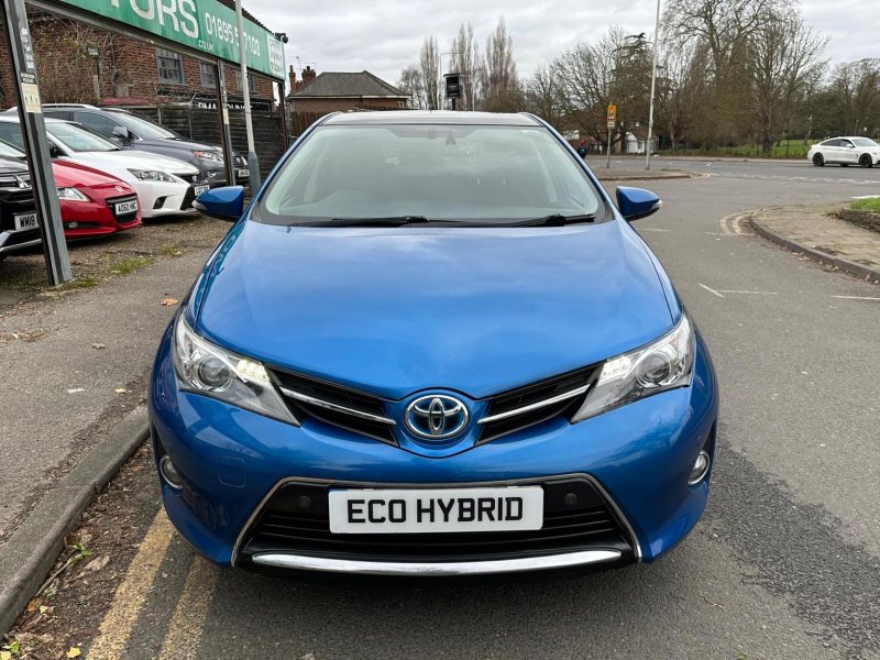 TOYOTA AURIS
