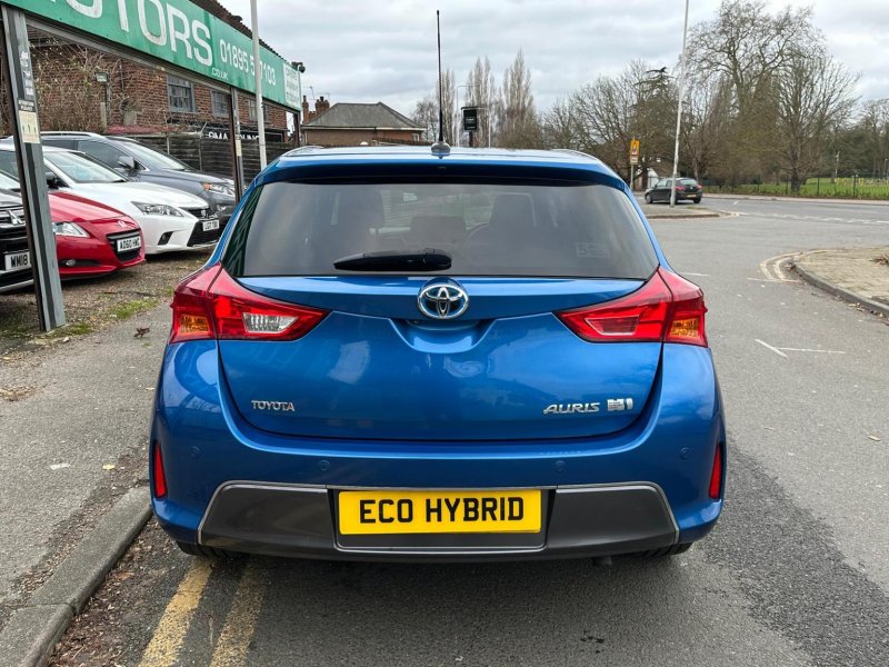 TOYOTA AURIS