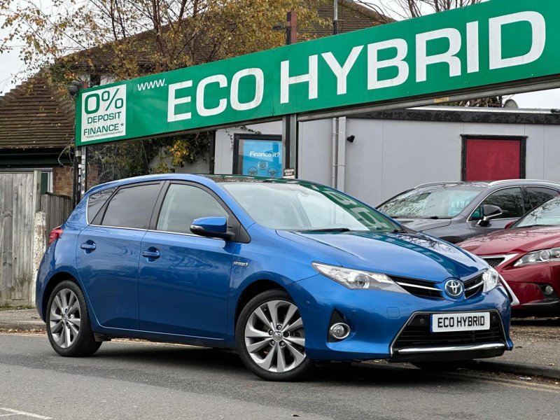 TOYOTA AURIS