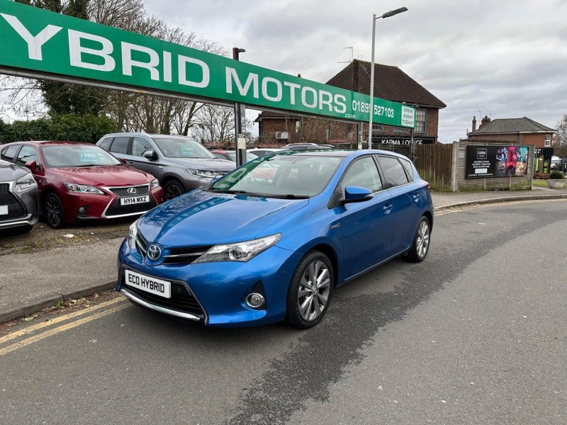 TOYOTA AURIS