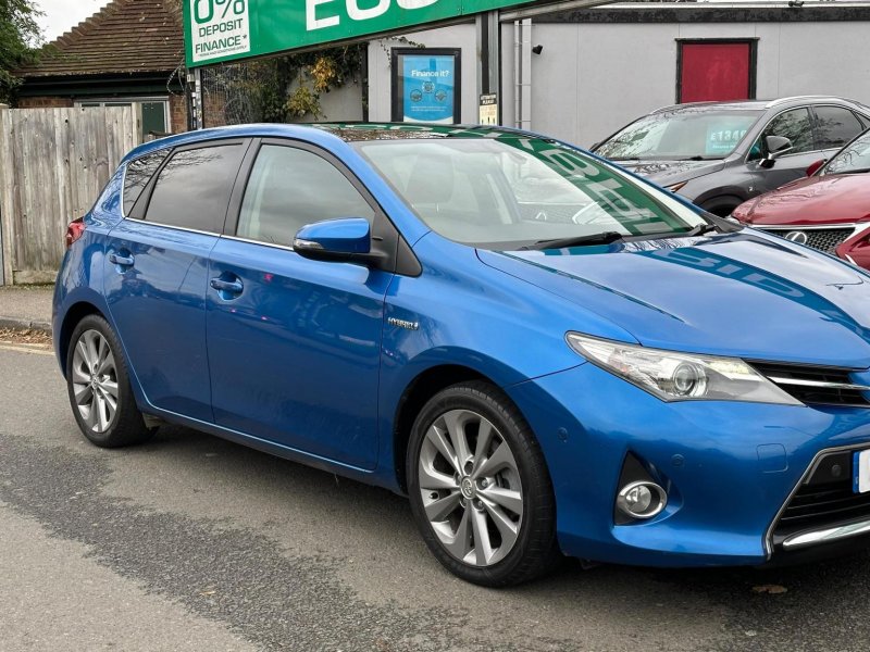 TOYOTA AURIS