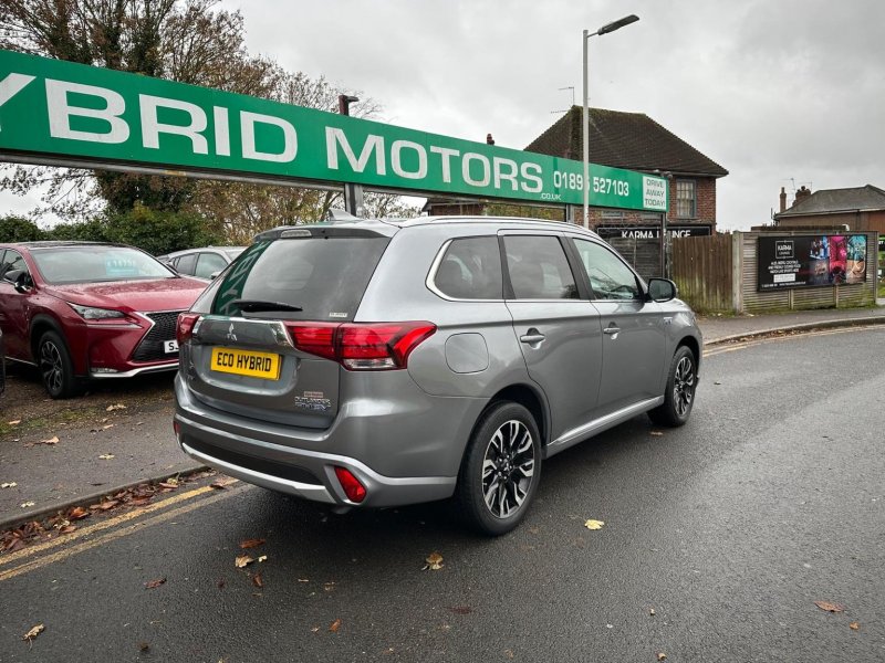 MITSUBISHI OUTLANDER