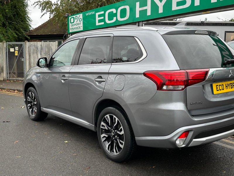 MITSUBISHI OUTLANDER