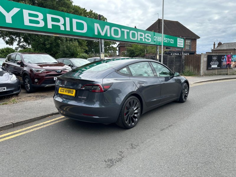 TESLA MODEL 3