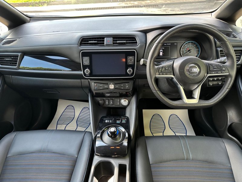 NISSAN LEAF