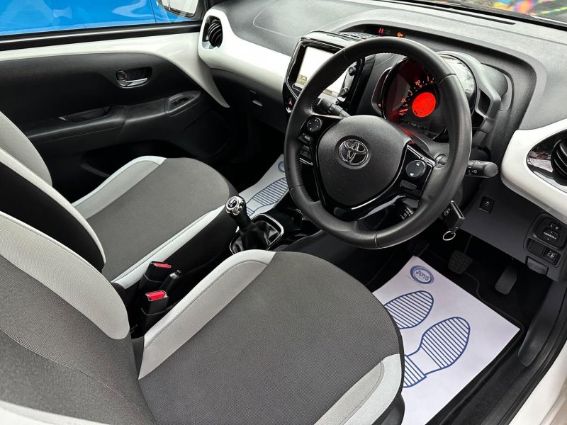 TOYOTA AYGO