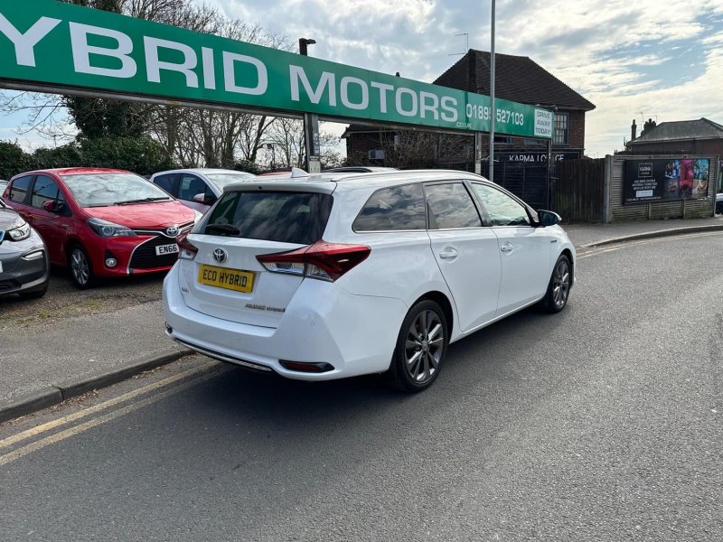 TOYOTA AURIS