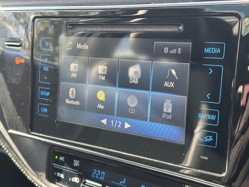 TOYOTA AURIS
