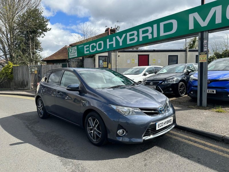 TOYOTA AURIS