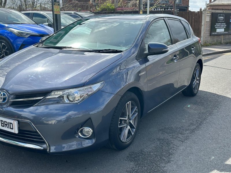 TOYOTA AURIS