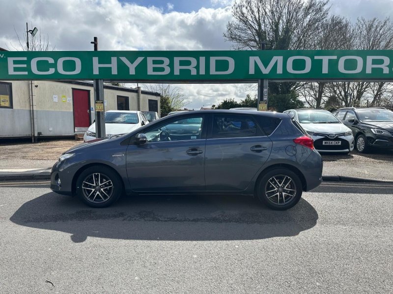 TOYOTA AURIS