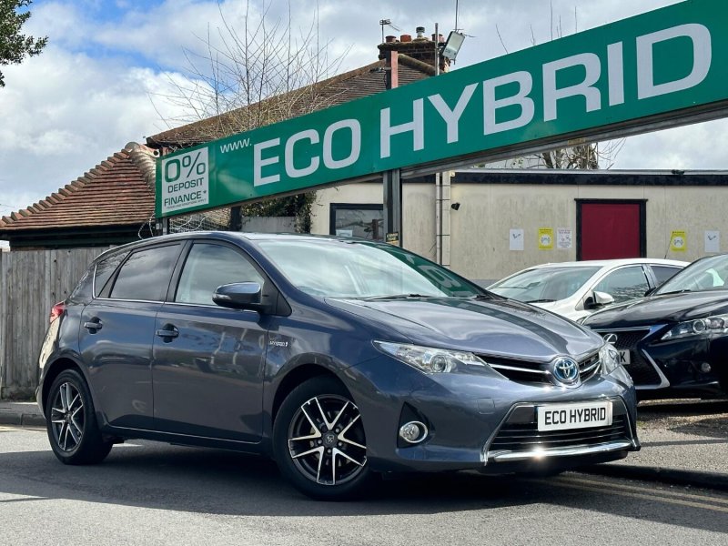 TOYOTA AURIS