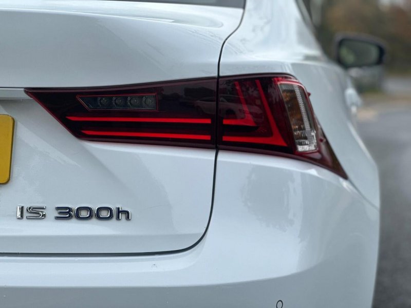 LEXUS IS