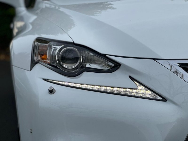 LEXUS IS