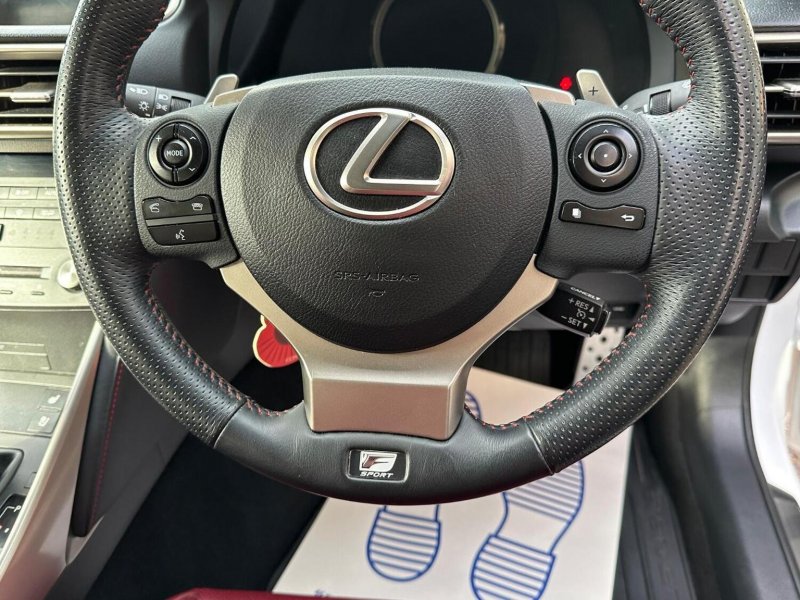 LEXUS IS