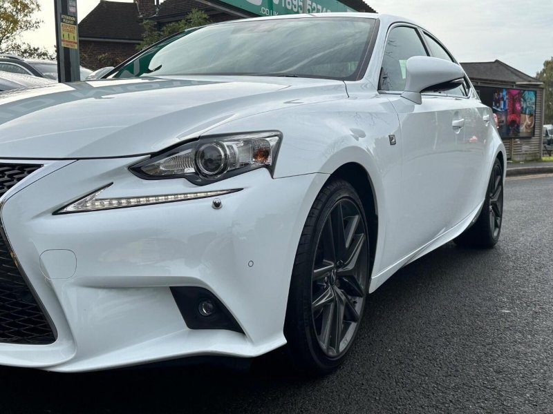 LEXUS IS