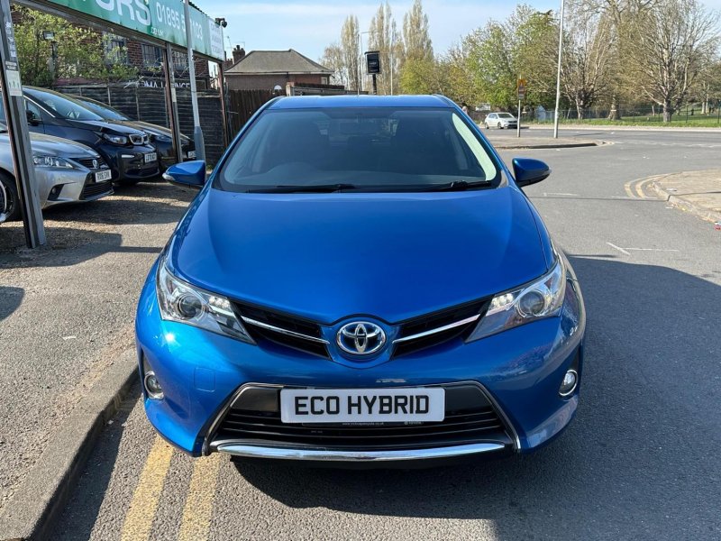 TOYOTA AURIS