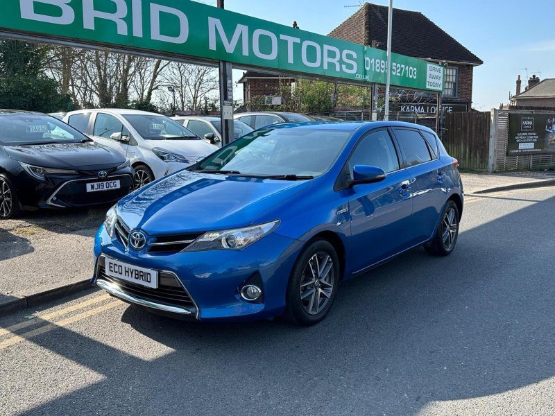 TOYOTA AURIS