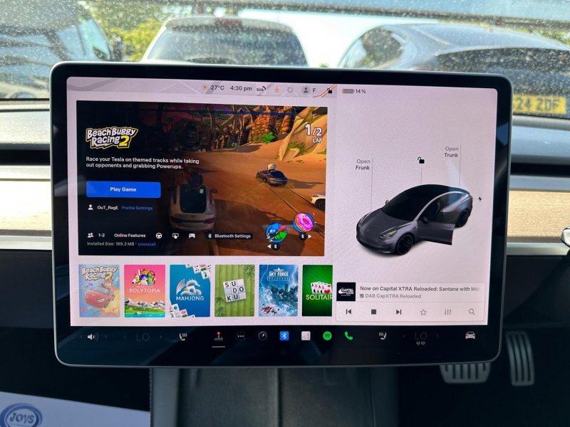 TESLA MODEL 3