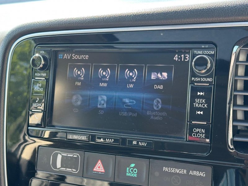 MITSUBISHI OUTLANDER