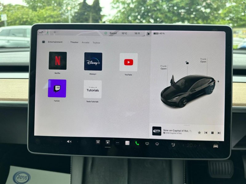 TESLA MODEL 3