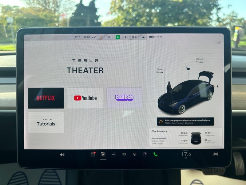 TESLA MODEL 3